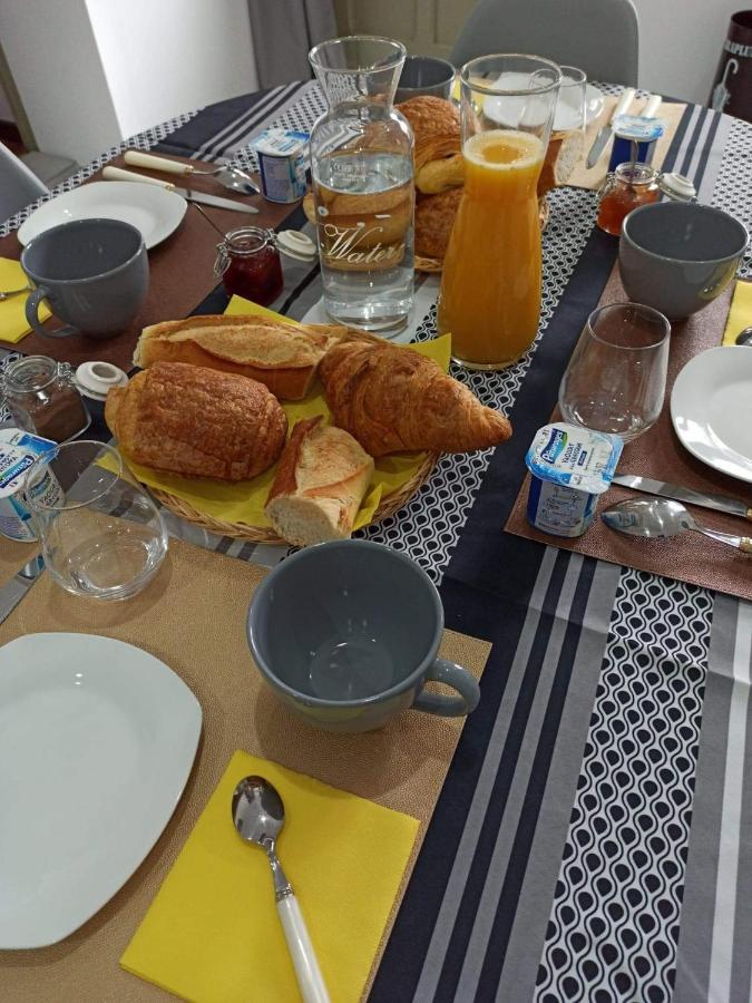 Les Muches Bed & Breakfast Bouzincourt Екстериор снимка